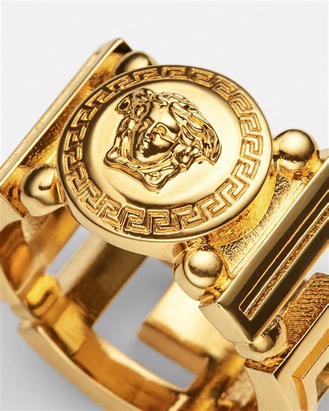 versace ringsymbol